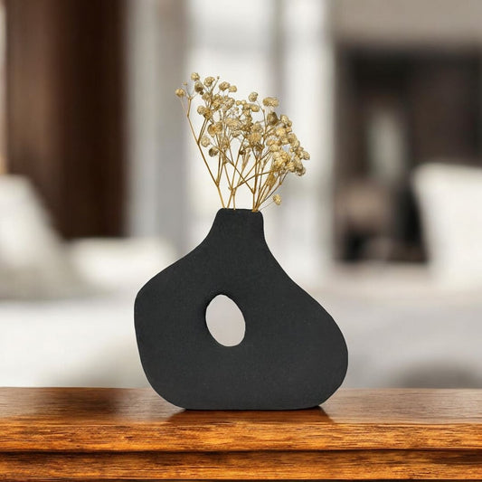 Handcrafted pottery vase – unique ceramic home decor by Kvell Masterpiece, available in Egypt.