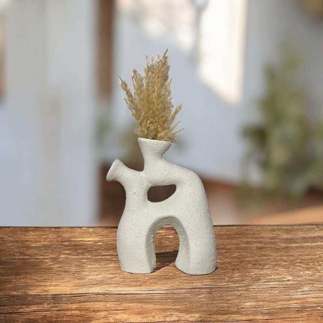 Handcrafted pottery vase – unique ceramic home decor by Kvell Masterpiece, available in Egypt.