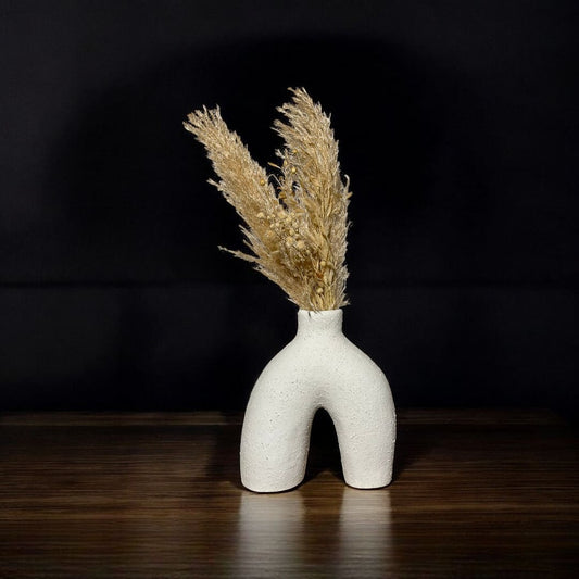 Handcrafted pottery vase – unique ceramic home decor by Kvell Masterpiece, available in Egypt.