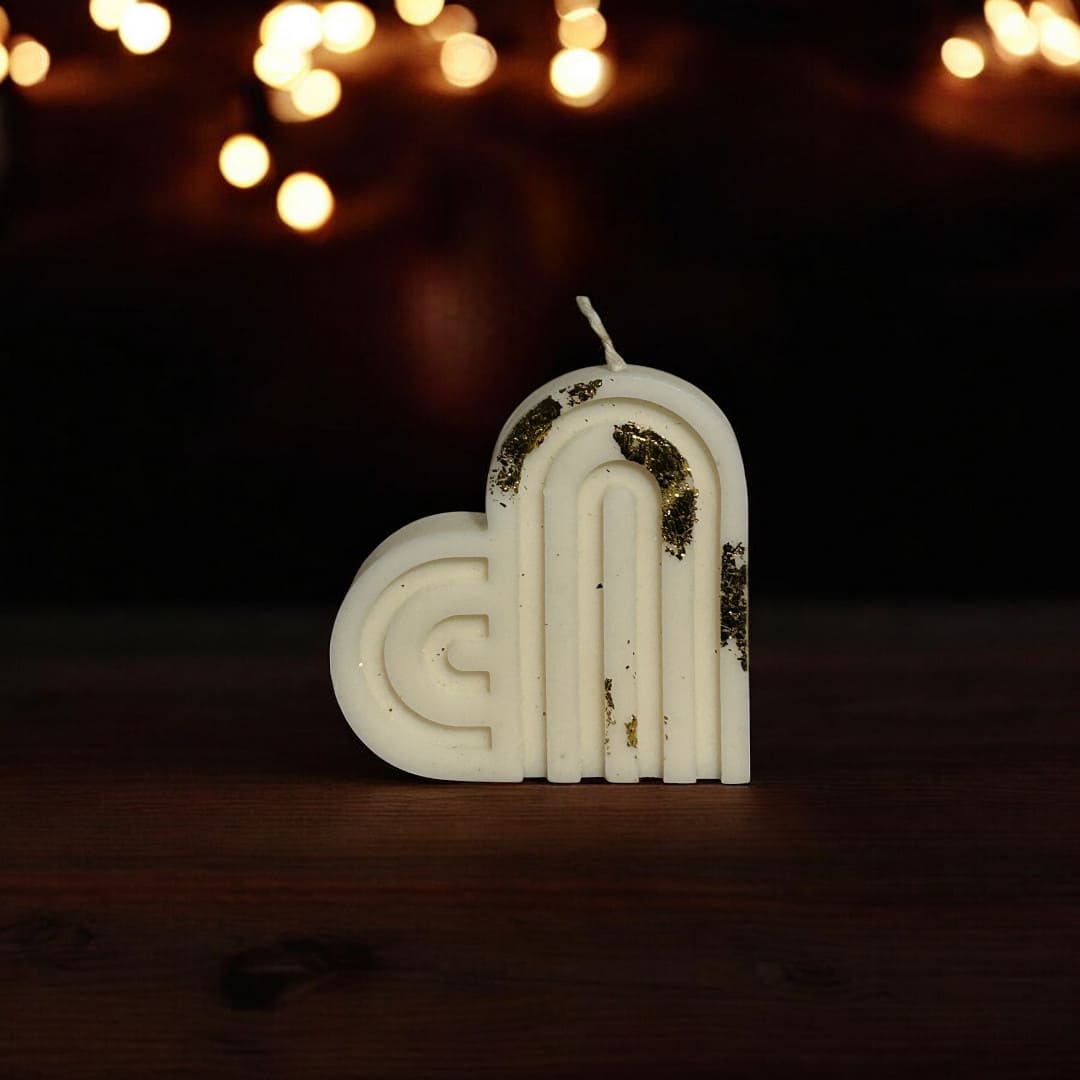 Artistic scented candle – elegant home accessory by Kvell Masterpiece, available in Egypt.