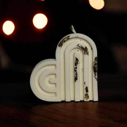 Artistic scented candle – elegant home accessory by Kvell Masterpiece, available in Egypt.