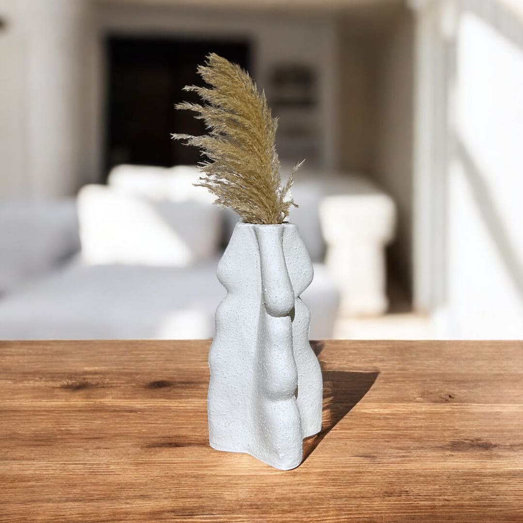 Handcrafted pottery vase – unique ceramic home decor by Kvell Masterpiece, available in Egypt.